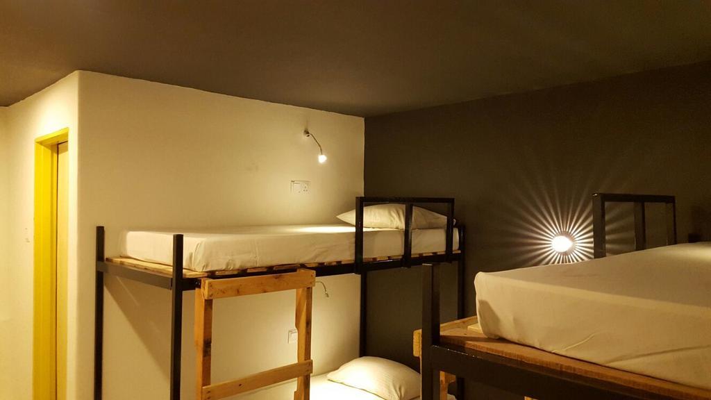 Revopackers Beds And Bunks Hostel Kuala Lumpur Room photo