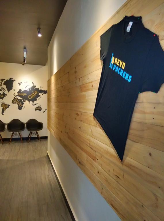 Revopackers Beds And Bunks Hostel Kuala Lumpur Exterior photo